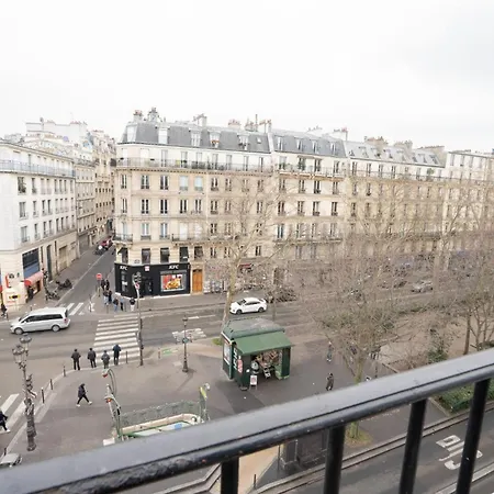 Parisien Face Metro Pigalle - 9 - 2p Apartment *